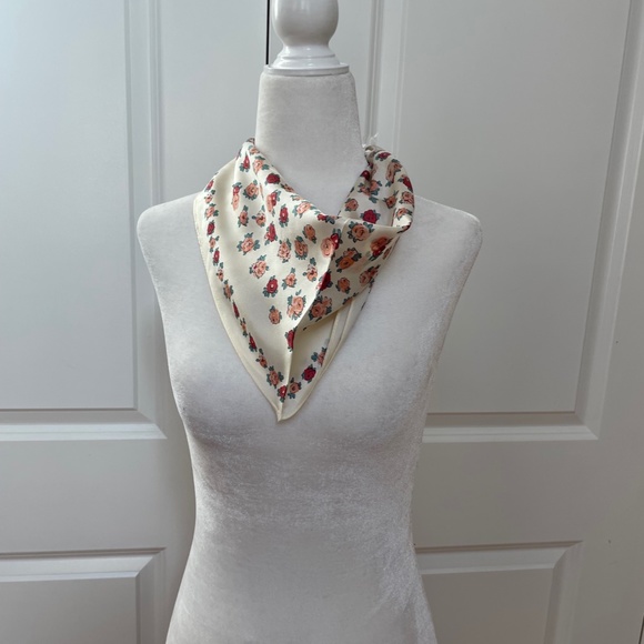Only one!!!!Essential Tea Rose Silk Diamond Scarf from Coach - Picture 1 of 5